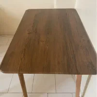 میز ناهار خوری در حد نو