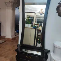 آیینه و کنسول