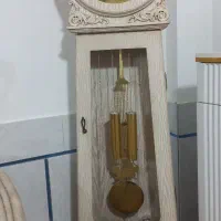 ساعت ایستاده و سالنی