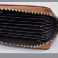 کیف کارتی حاوی کارت بانکی و کارت ملی گمشده