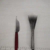 سلام .یک عدد شانه ویک عدد قلاب