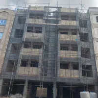 کارگر  جوش کار  برای کار  نبشی کشی