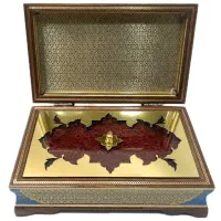 زعفران اصل از سایت زعفرانیه با جعبه منبت آکبند