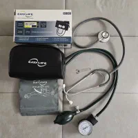 فشارسنج و گوشی پزشکی