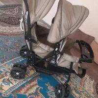 کالسکه دوقلو