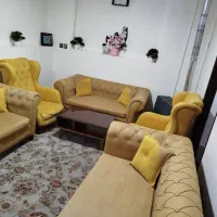 تعدادی مبل  با  میز  از هفت تا ده میلیون