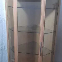 کمد و آینه و ساعت