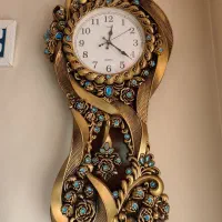 ساعت دیواری در حد نو