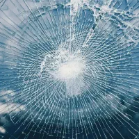 نصب انواع برچسب محافظ شیشه جهت ایمنی انفجار