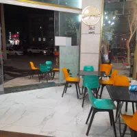 میز و صندلی در حد نو