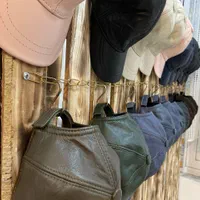 کلاه چرم طبیعی|لباس|شیروان (خراسان), |دیوار