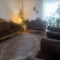 مبلمان کلاسیک ۷نفره به همراه ۲ عسلی و یک میز وسط