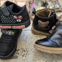 چند جفت کفش وصندل ودمپایی