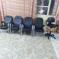 4عددصندلی ویک عدد صندلی گردون