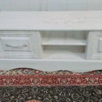میز تلویزیون وساعت ایستاده