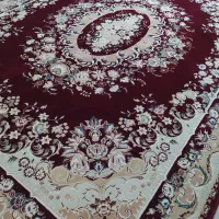 فرش 12 متری با زمینه زرشکی و کرم