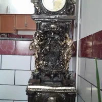 ساعت قدی دارای آبنما شیک