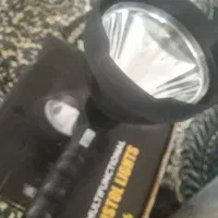 نور افکن و چراغ اضطراری