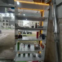 فروش پیشخوان وویترین  و۴عدد صندلی اداری|بوفه، ویترین، کنسول|فومن, |دیوار