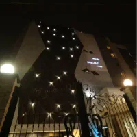 خدمه خانوم در سالن زیبایی