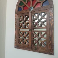 پنجره سنتی دیواری معرق