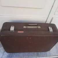 چمدان قدیمی