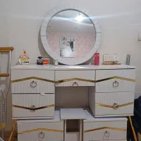 سرویس خواب کامل تخت و تشک و میز آرایشی و پاتختی