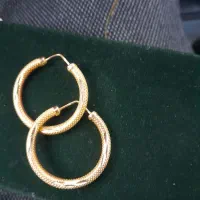 یک جفت گوشواره به همراه دو عدد انگشتر