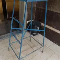چهار پایه آهنی بلندطول.دمترعرض.هفتادسانت