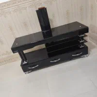 زیر تلویزیون شیشه ای