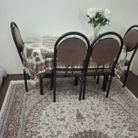 میز ناهارخوری کاملا تمیز