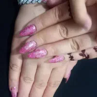 انجام وآموزش خدمات کاشت ناخن ،لیفت لمینت ابروومژه