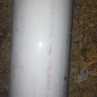 نزدیک پنج متر لوله فاضلاب پلیکان