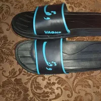 دمپایی|کیف، کفش، کمربند|شیراز, سیاه سنگ|دیوار