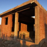 ساختمان نیمه کاره