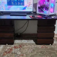 میز مدیریت یا کامپیوتر