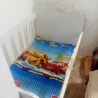 تخت خواب کودک کاملا نو نو ۳ ماه خریداری شده