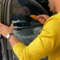 کلینیک تخصصی شیشه دودی در فضای بسته|خدمات موتور و ماشین|کرج, گوهردشت|دیوار
