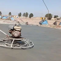بتن ریزی کف با ماله پروانه ای