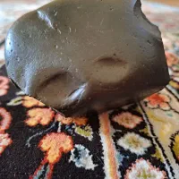 فکر دوعدد کنم شهاب سنگ هست اهن روبا بهش می‌چسبه