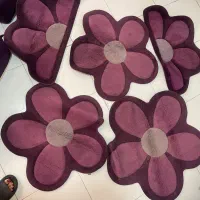 تعداد پنج عدد پادری گل