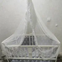 تخت گهواره ای چیلیکا کنار مادر در حد نو