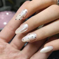 خدمات کاشت ناخن و پدیکور