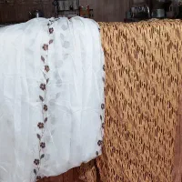 پرده 4لنگه  . در پنجره با پرده حریر