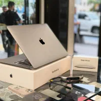 MacBookAir 13-inch 256/8با لوازم کامل