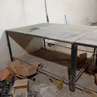 فروش ۲ عدد میز آهنی در ابعاد ۱/۵ *۲ به ارتفا۱/۲۰|دفتر کار|قم, قلعه صدری|دیوار