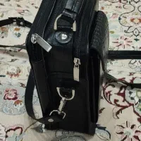 کیف دوشی و دستی چرم طبیعی در حد نو زیبا و جادار|کیف، کفش، کمربند|رباطکریم, رباطکریم|دیوار