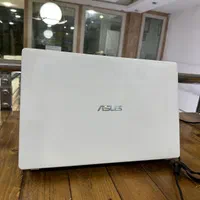 لپ تاپ ایسوس سفید اینتل حافظه۵۰۰ رم8 Asus|رایانه همراه|شیراز, زرهی|دیوار