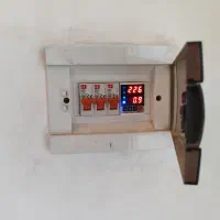 محافظ برق چندکاره با نصب