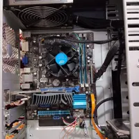 کیس کامپیوتر گیمینگ RAM 8 i3 2120 گرافیک GT 710